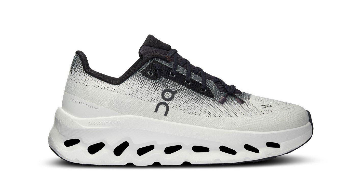 کتونی آن رانینگ سفید