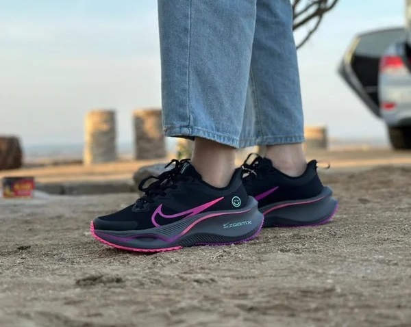 نایک لبخندی (nike zoom x smiley)