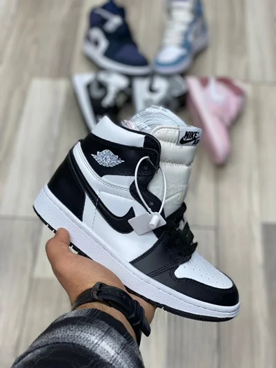 کتونی نایک ایر جردن 1 زنانه مشکی سفید| Nike air Jordan 1