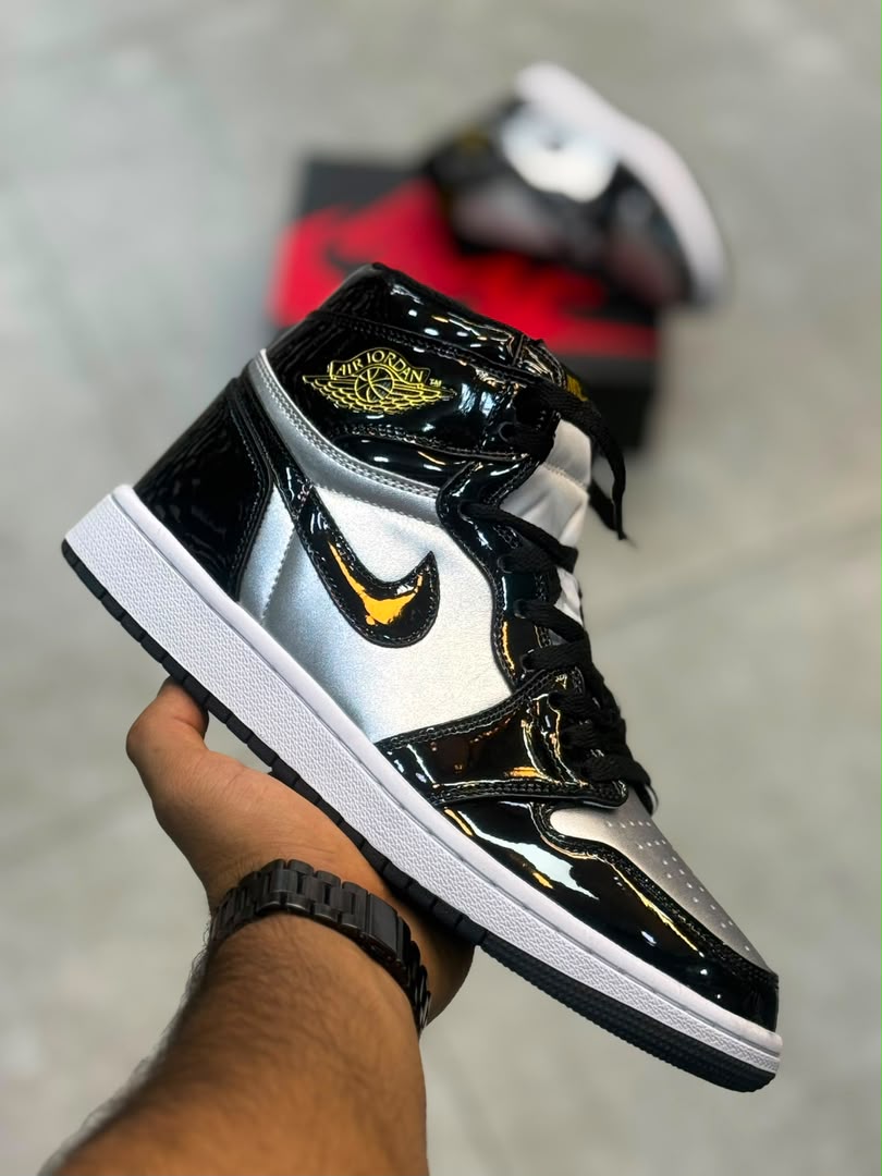 کتونی نایک ایر جردن 1 مشکی نقره ای || Air Jordan 1 Mid SE