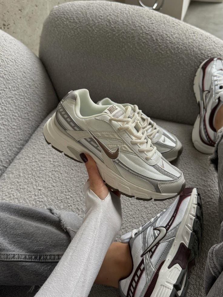 کتونی نایک اینتیاتور سفید || Nike initiator