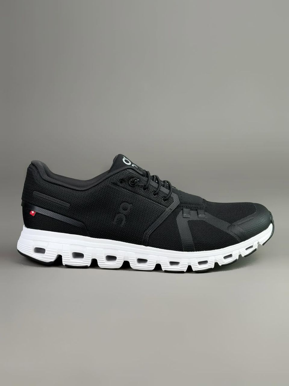 کتونی آن رانینگ کلود 6 - On running cloud 6