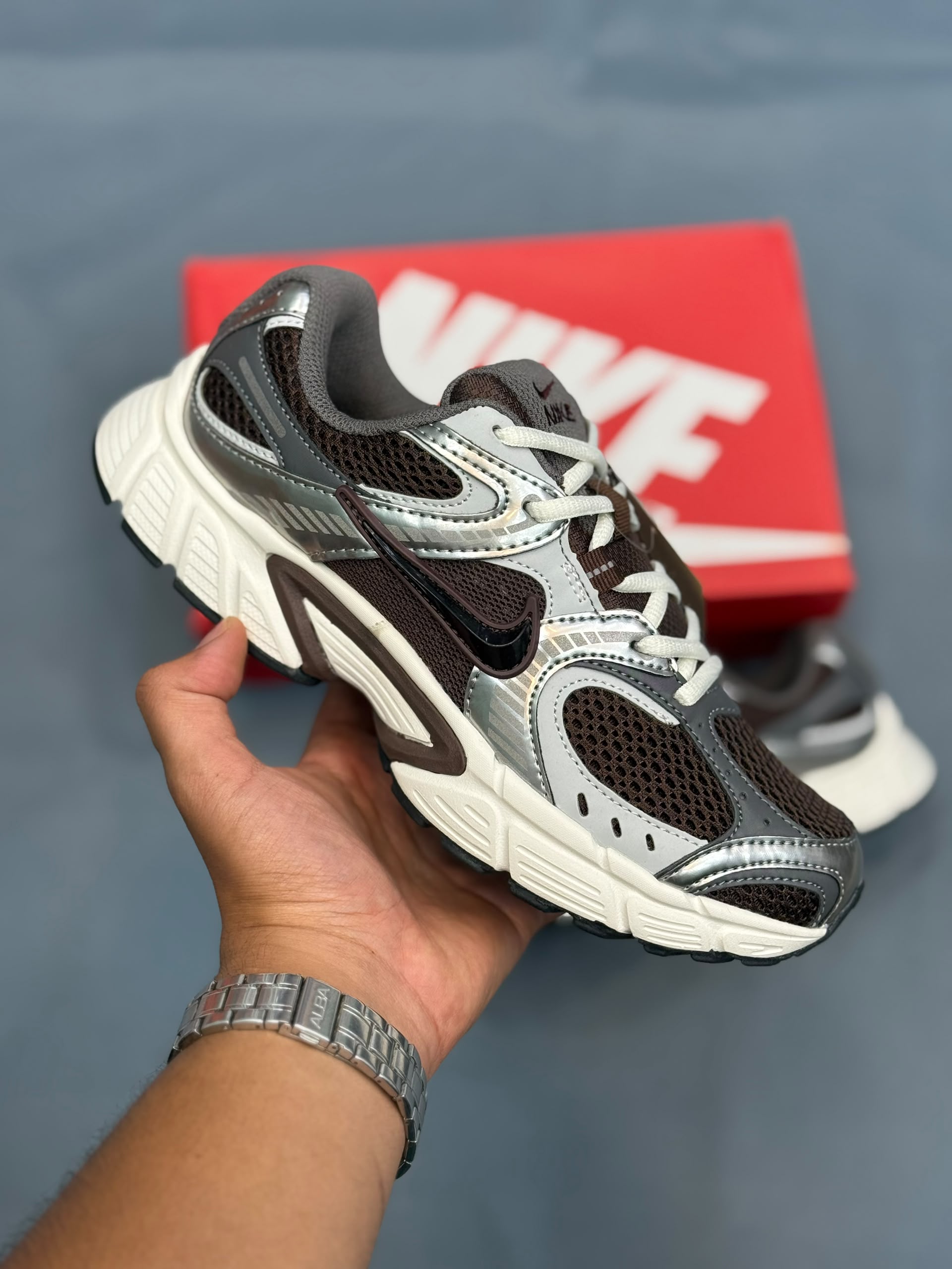 کتونی نایک وی 5 (نایک وی فایو) قهوه ای زرشکی - Nike V5 RNR