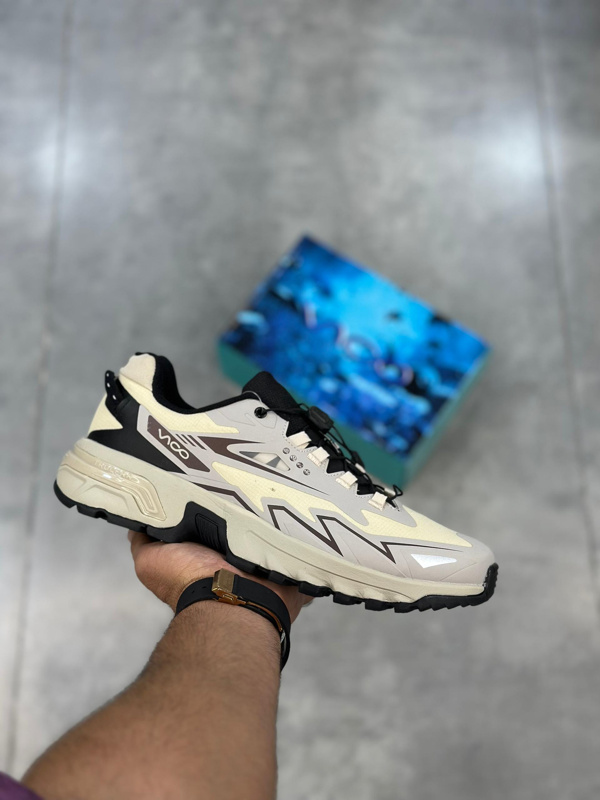 کفش روزمرگی و طبیعت‌گردی ویکو کرم مشکی | Vico