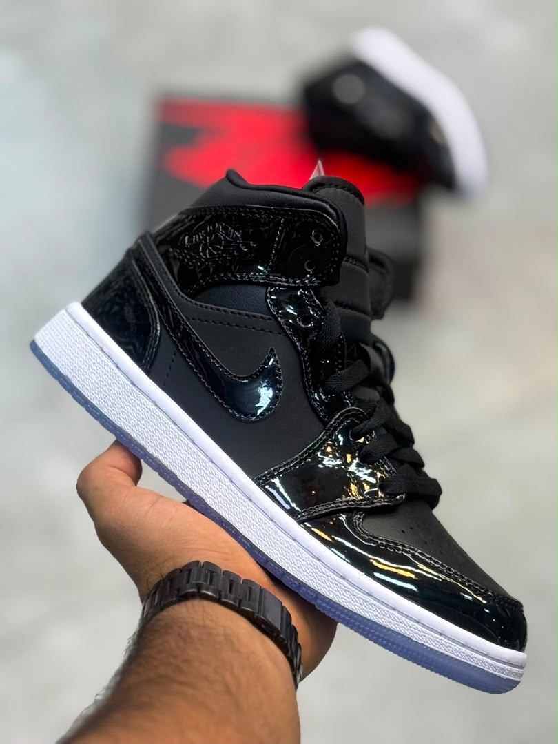 کتونی نایک ایر جردن 1 مشکی براق || Air Jordan 1 Mid SE