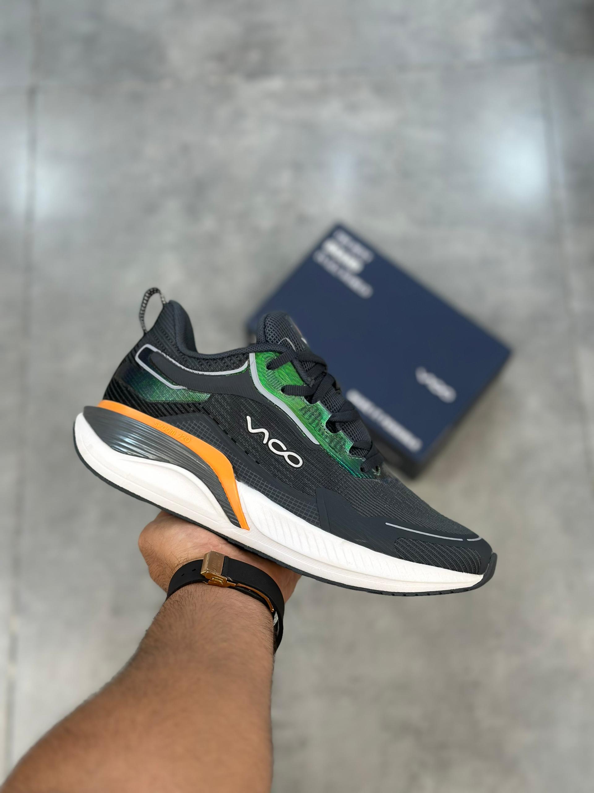 کفش پیاده‌روی و دویدن ویکو مشکی نازنجی | Vico