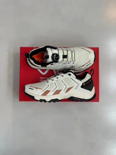 کفش طبیعت‌گردی و پیاده‌روی ویکو کرم | Vico