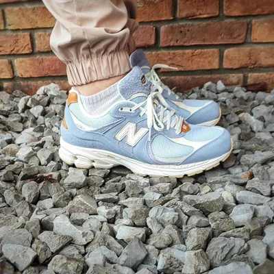 کتونی نیو بالانس ۲۰۰۲ آر زنانه آبی | New Balance 2002r