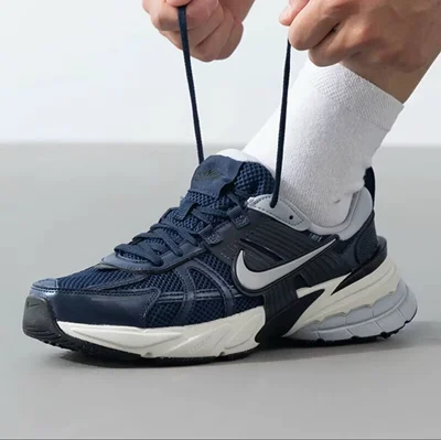 کتونی نایک وی تو کی ران سرمه ای سفید Nike V2K Run