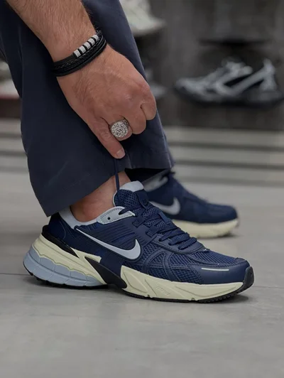 کتونی نایک وی تو کی ران سرمه ای سفید Nike V2K Run