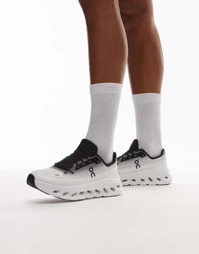 کتونی آن رانینگ سفید - On Running