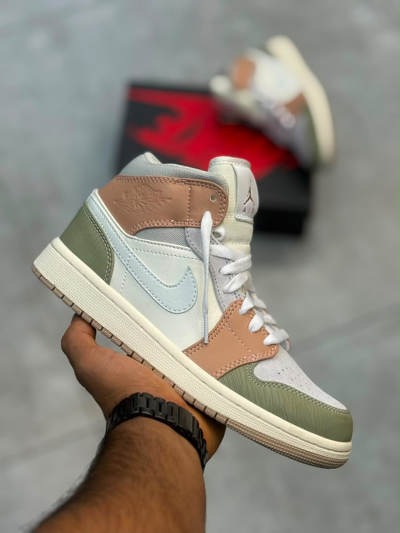 کتونی نایک ایر جردن 1 سفید کرم || Air Jordan 1 Mid SE