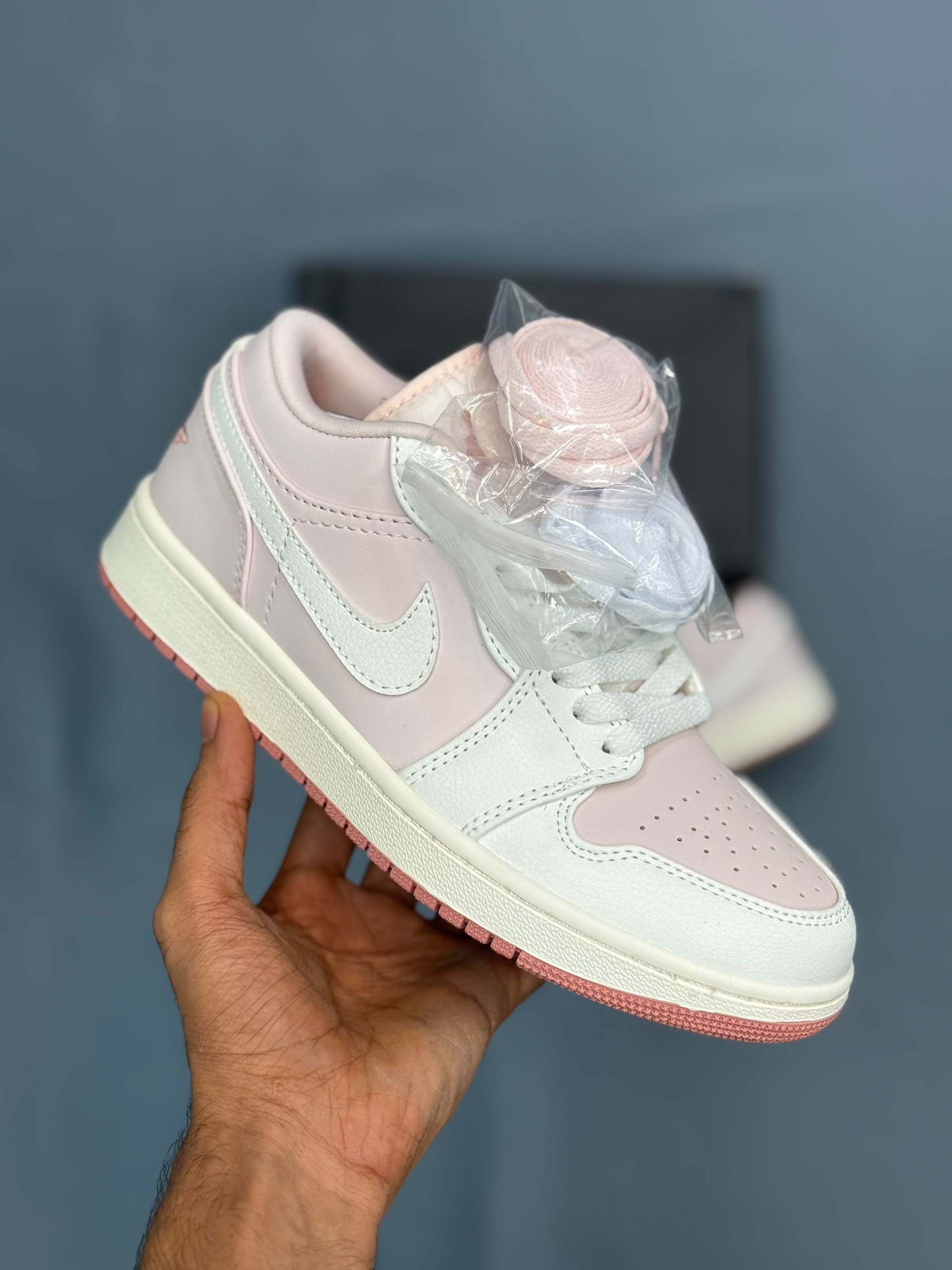 کتونی نایک ایر جردن صورتی کم رنگ || Nike air Jordan low soft pink