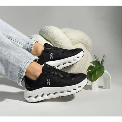 کتونی آن رانینگ مشکی زیره سفید - On Running