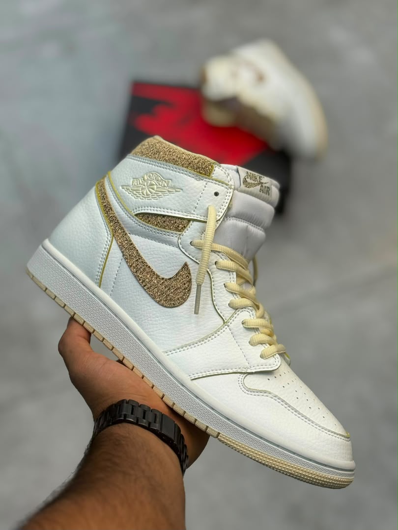 کتونی نایک ایر جردن 1 سفید طلایی || Air Jordan 1 Mid SE