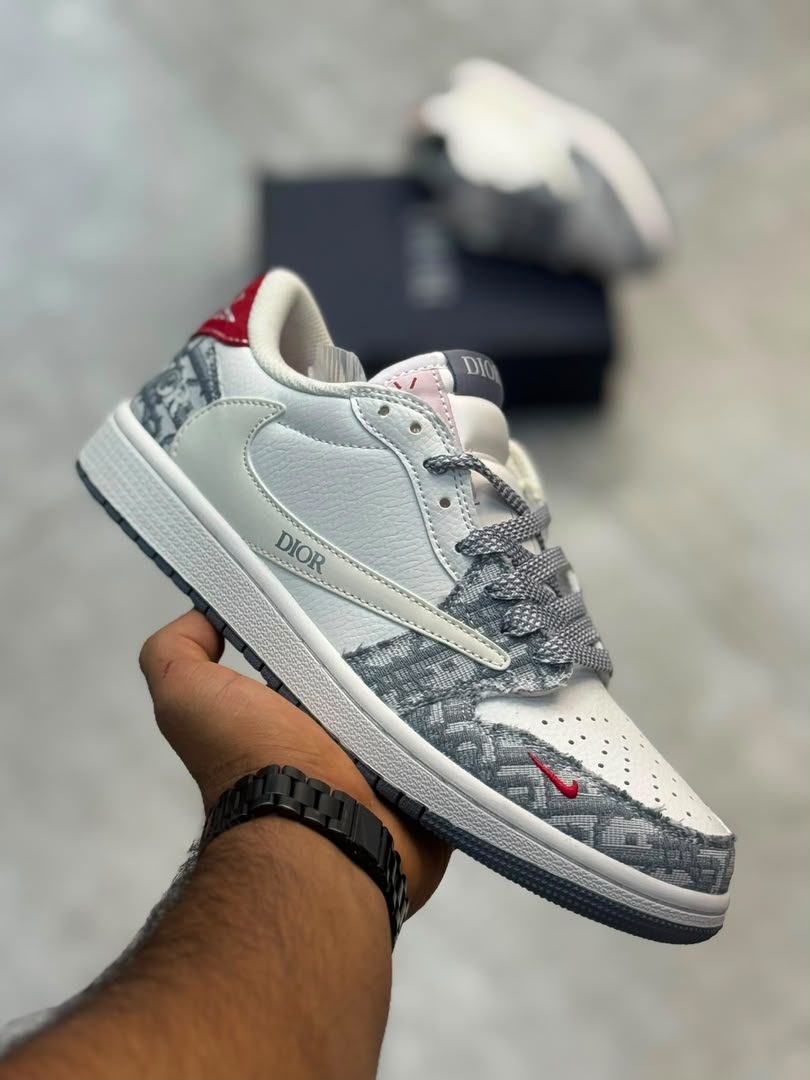 کتونی نایک تراویس اسکات سفید کرم || Nike x Travis Scott