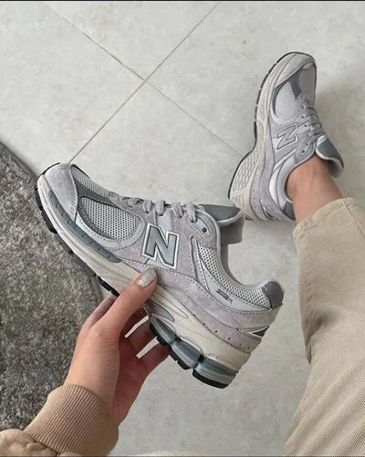 کتونی نیوبالانس 2002 آر مردانه طوسی روشن | New Balance 2002r