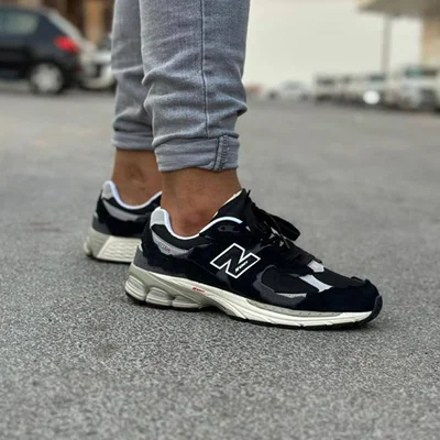 کتونی نیوبالانس ۲۰۰۲ آر (پرچمی) مردانه مشکی | New Balance 2002r