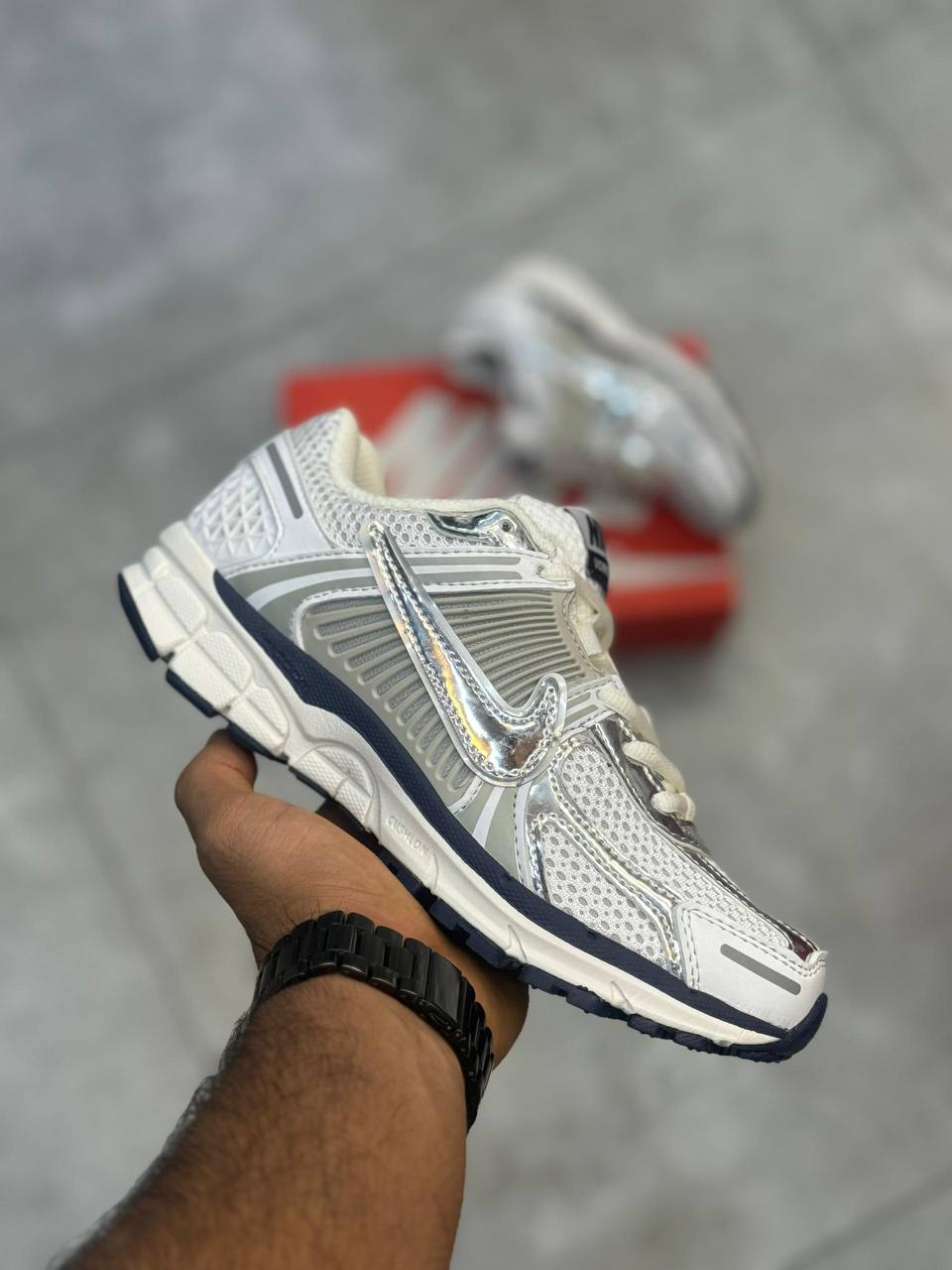 کتونی نایک زوم ومرو ۵ نقره ای - Nike Zoom Vomero 5