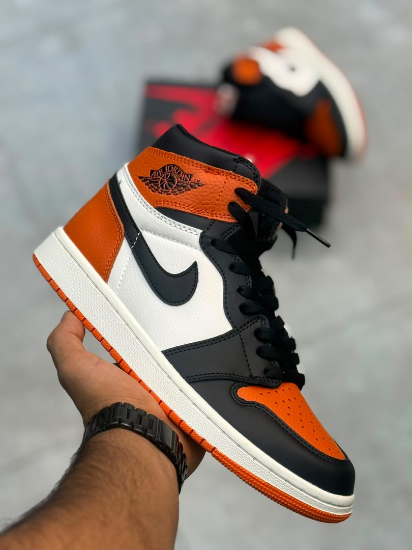 کتونی نایک ایر جردن 1 مشکی نارنجی || Air Jordan 1 Mid SE