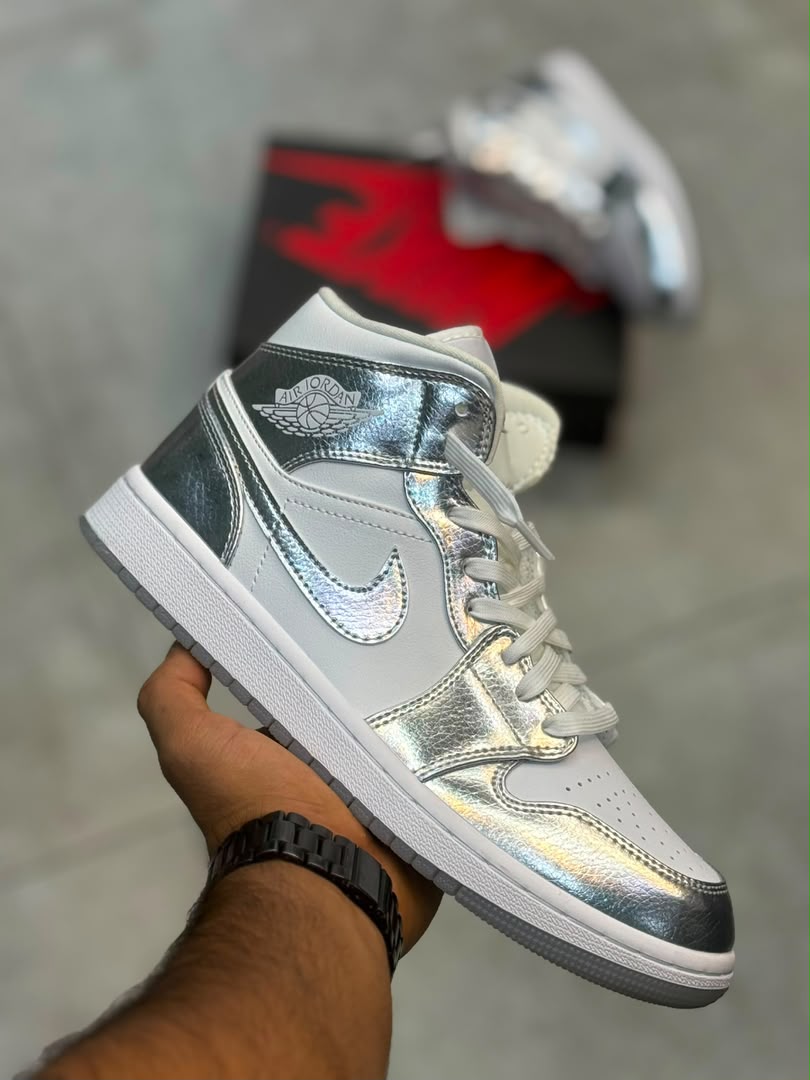 کتونی نایک ایر جردن 1 سفید نقره ای || Air Jordan 1 Mid SE