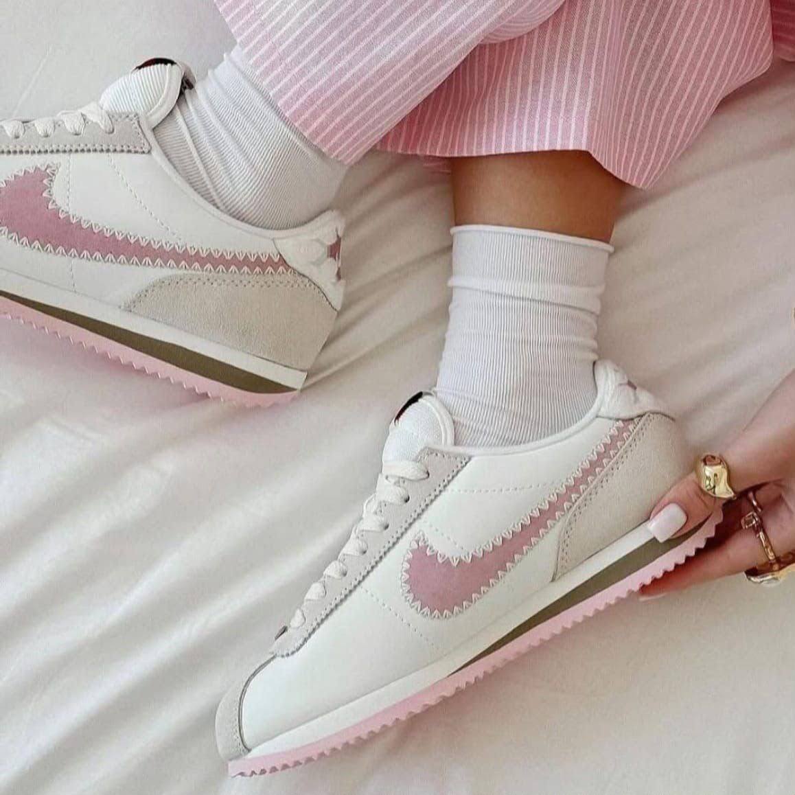 کتونی نایک کورتز صورتی سفید || Nike Cortez