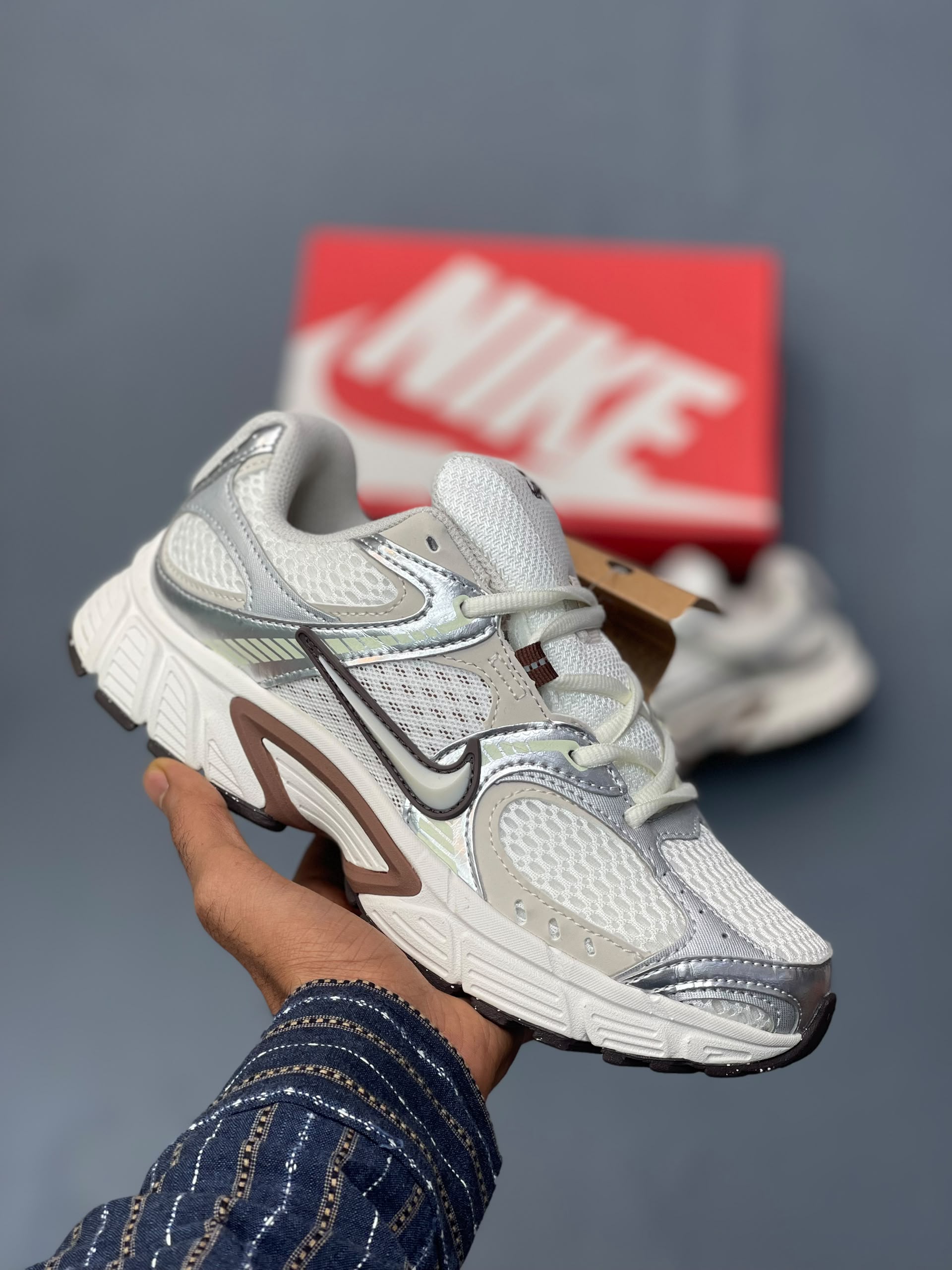 کتونی نایک وی 5 ( نایک وی فایو )قهوه ای طوسی - Nike V5 RNR